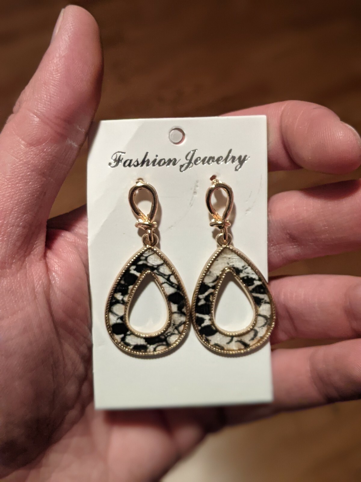 New Fashion 1Pair Water Drop Dangle Earrings Pave Snakeskin Beauty Women Earring