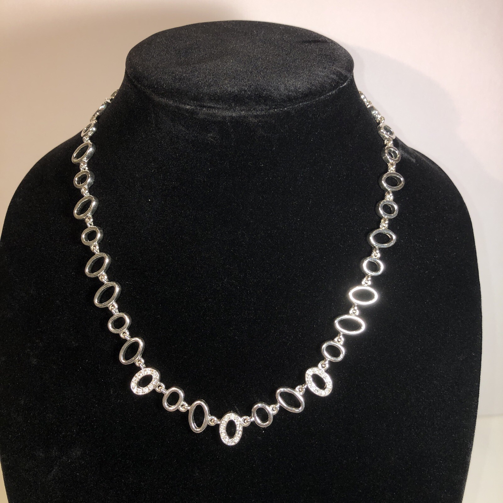 Elegant Silver Plated Ovals Necklace 16.5 to 19.5 Inches Wedding Jewelry