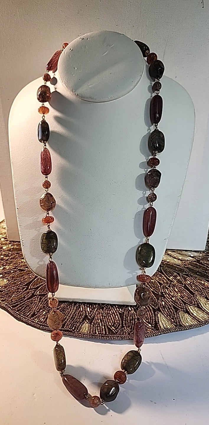 Liz Claiborne Necklace Beaded Neutral Colors Gold Tone 26″