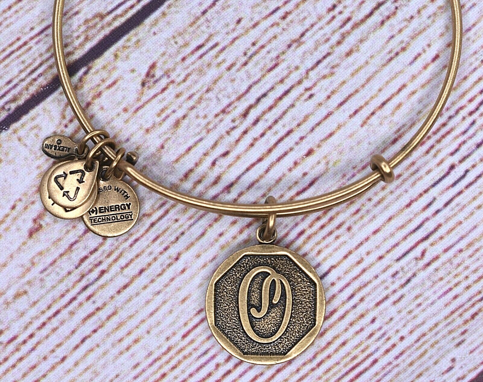 NEW NWOT Alex and Ani Letter Initial O Charm Bangle Gold Bracelet