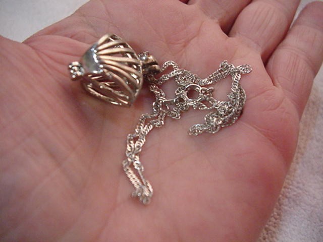 PUKA CREATIONS – “Love Pearl” – 18 KT GP Chain – Never Used/NIB