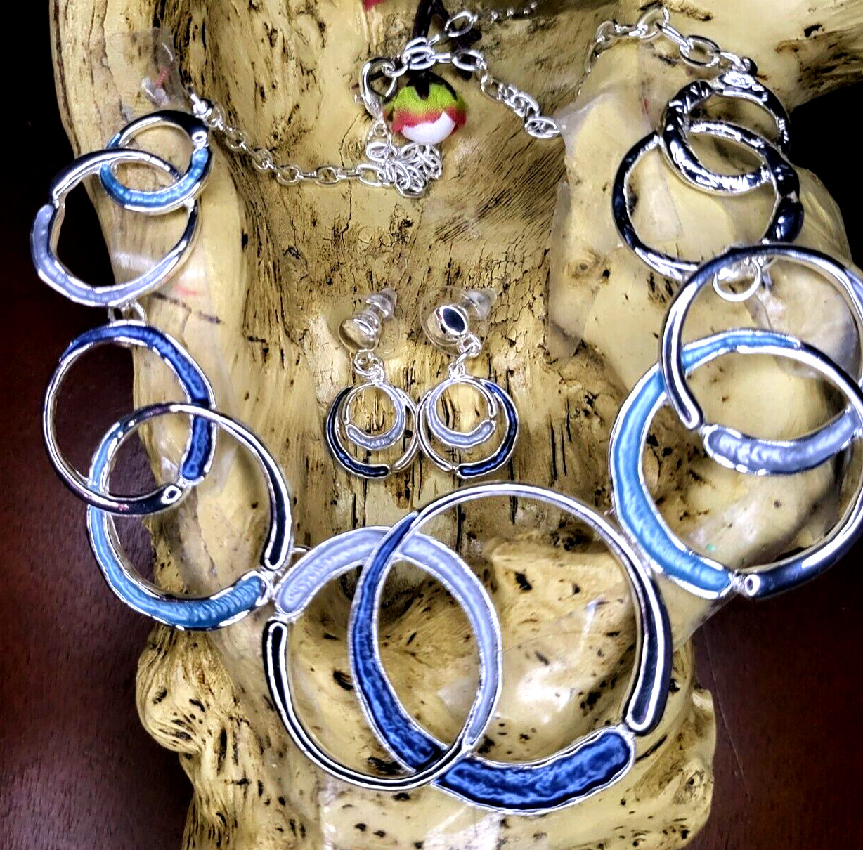 AVIANNA DENIM COLOR DESIGNER FASHION ENAMEL CIRCLE NECKLACE & EARRING SET