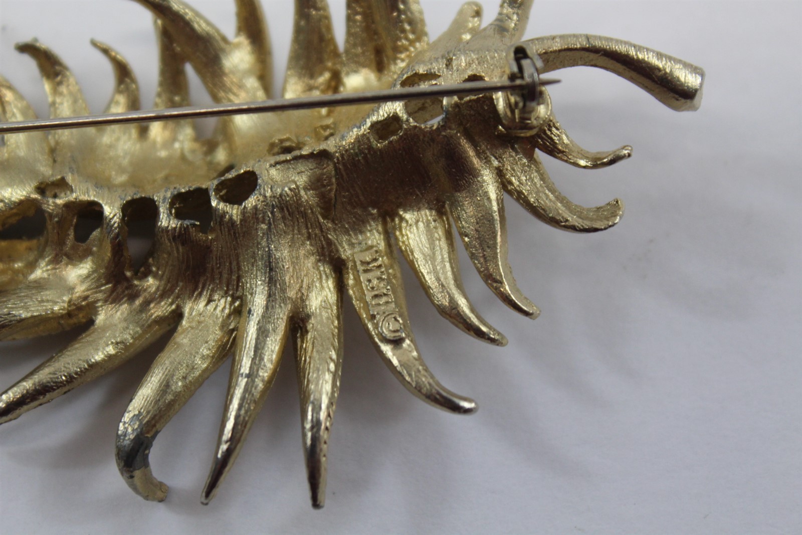 Brooch Fern Leaf Gold-Tone Alloy Signed B.S.K. 3 1/4″ Long Vintage