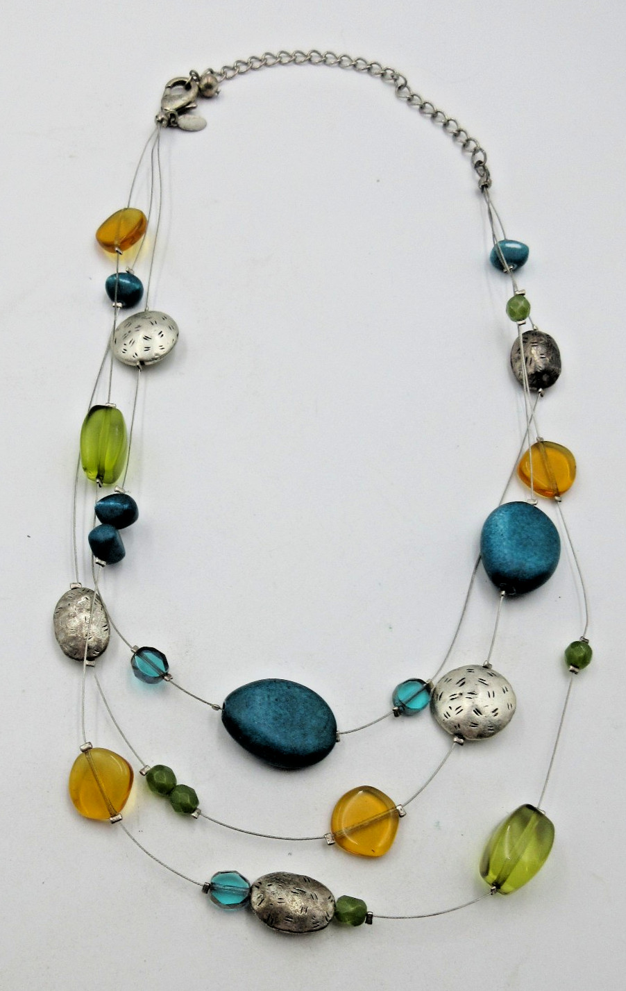 CHICOS MODERN VTG ? 21.5″ ADJ yellow blue green black silver tone charm Necklace