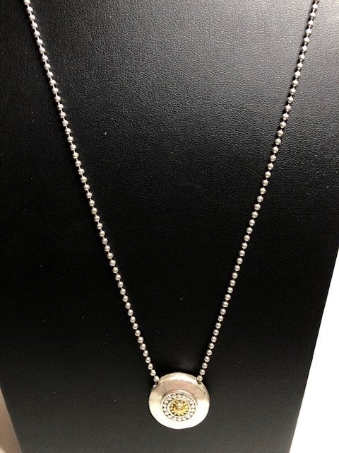 9391 Lucky Brand Round Pendant Necklace 18 Inch Silver Tone medallion 26-28″