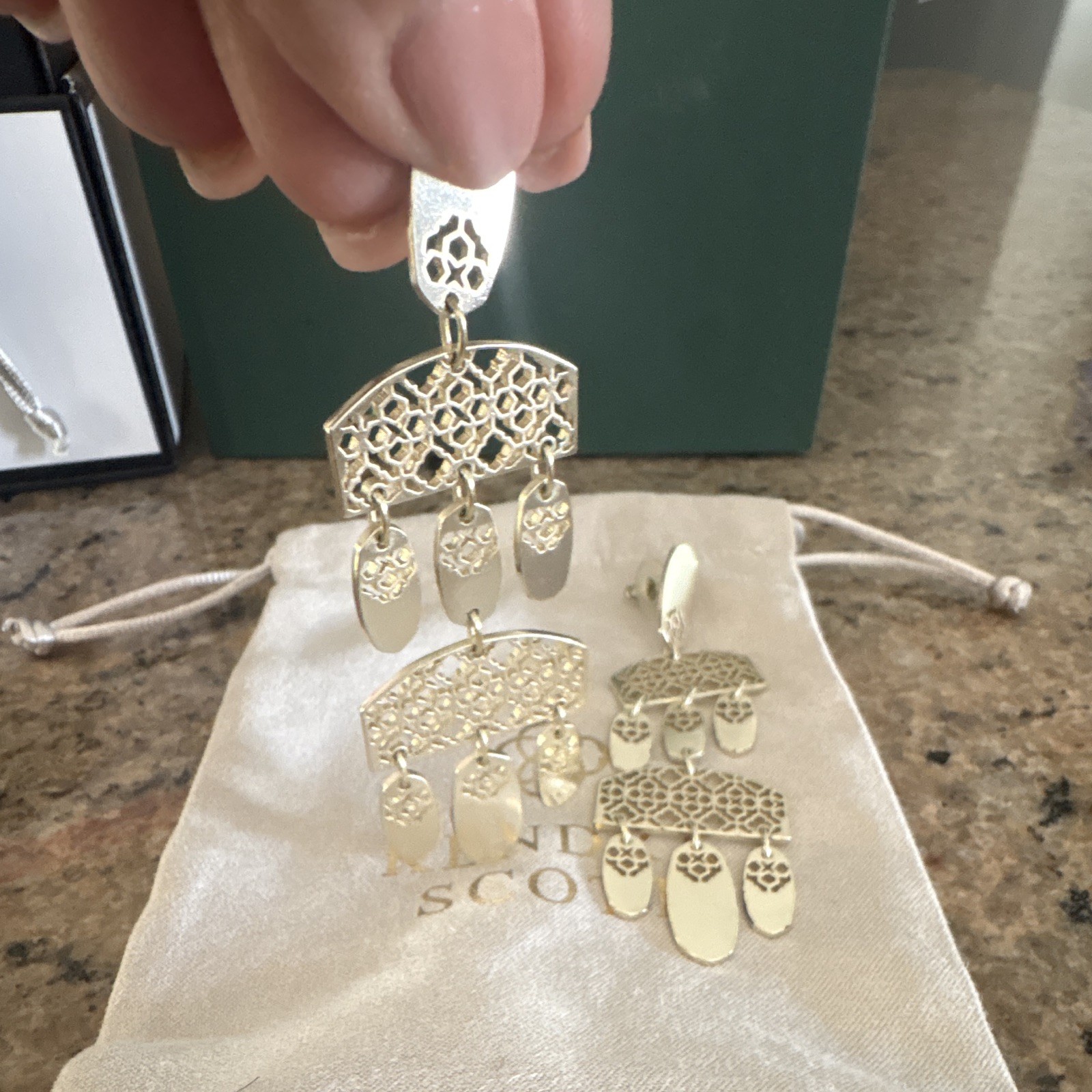 Kendra Scott Chandelier Dangle/Drop Earrings Silver Tone Metal Push Back Lobe