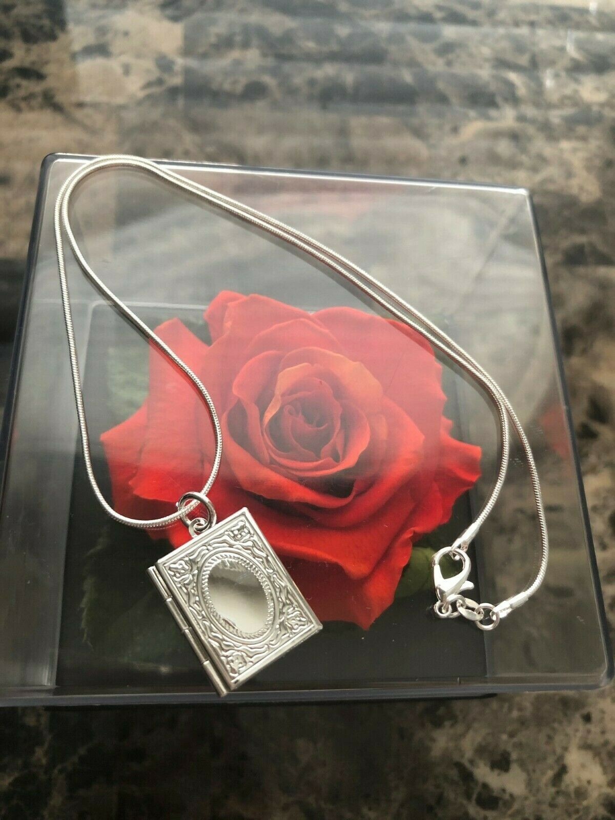 925 Sterling Silver Square Shape Locket Necklace (Pendant + Chain)