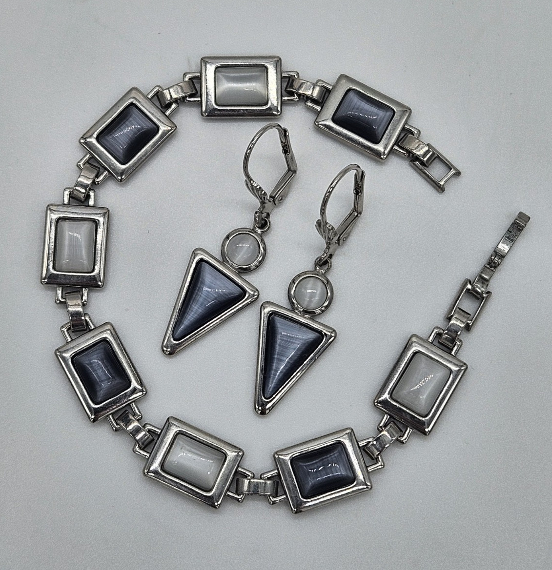 Vintage Premier Designs Moonglow Link Jewelry Set Gray & White Cats Eye Style
