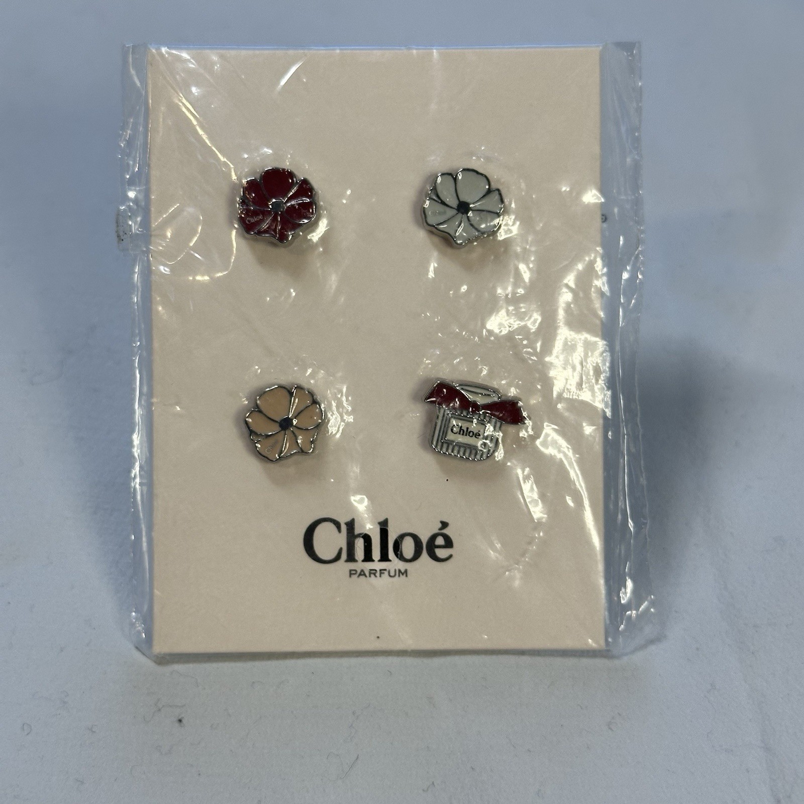 Chloe Limited Pin Badge Set of 4 Brooch Pins Chloe Parfum Flowers New Sealed