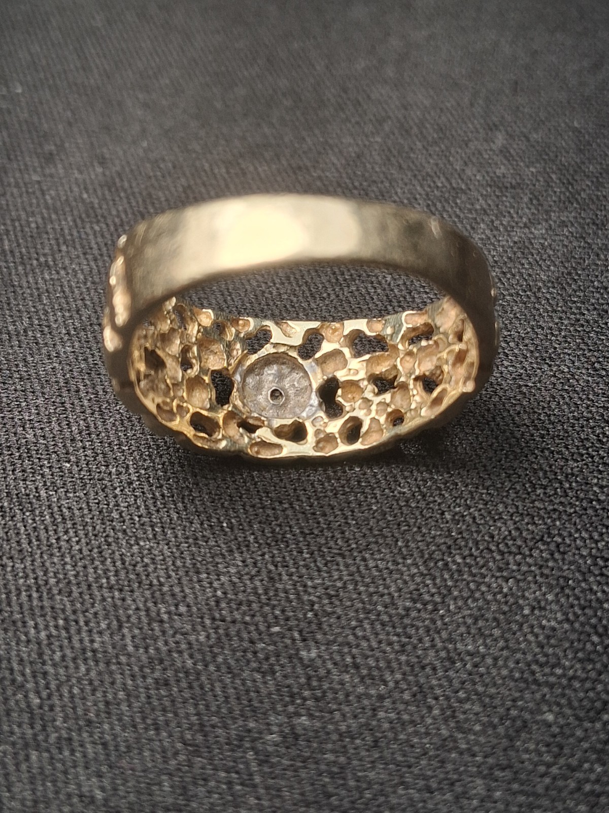 Vintage Solid 10kt Yellow Gold Nugget Style Ring