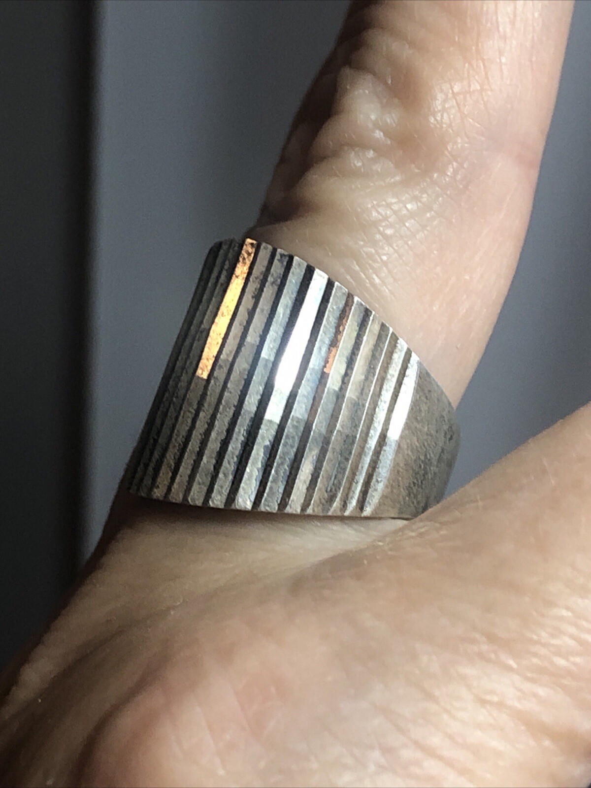 4. Vintage SU 925 Sterling Silver Wide To Narrow Ribbed Ring 7.75s, 13.2g Mexico