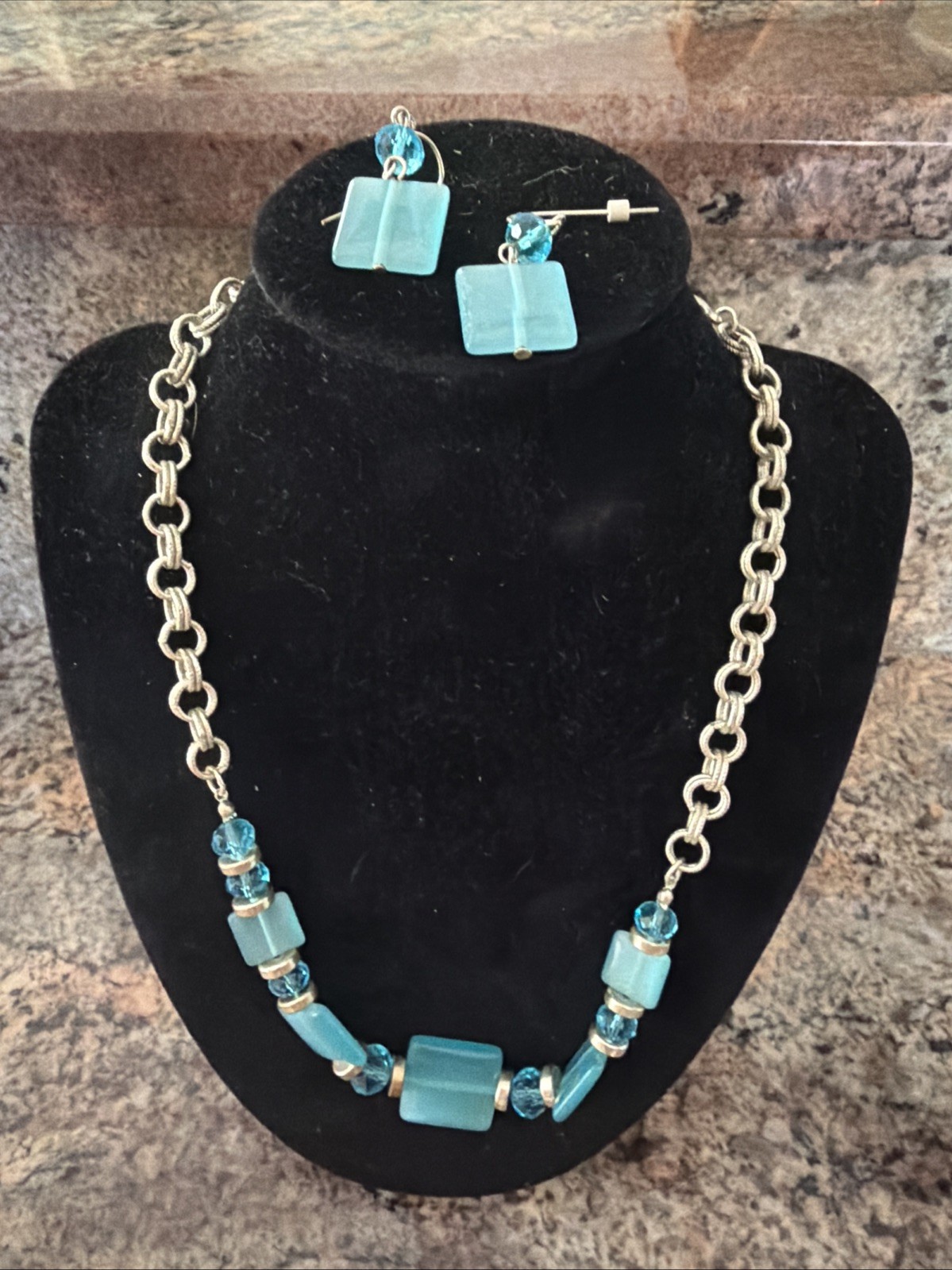 Aqua Blue Facted Glass Bead Gradual Silver Tone Link Necklace Earring Set