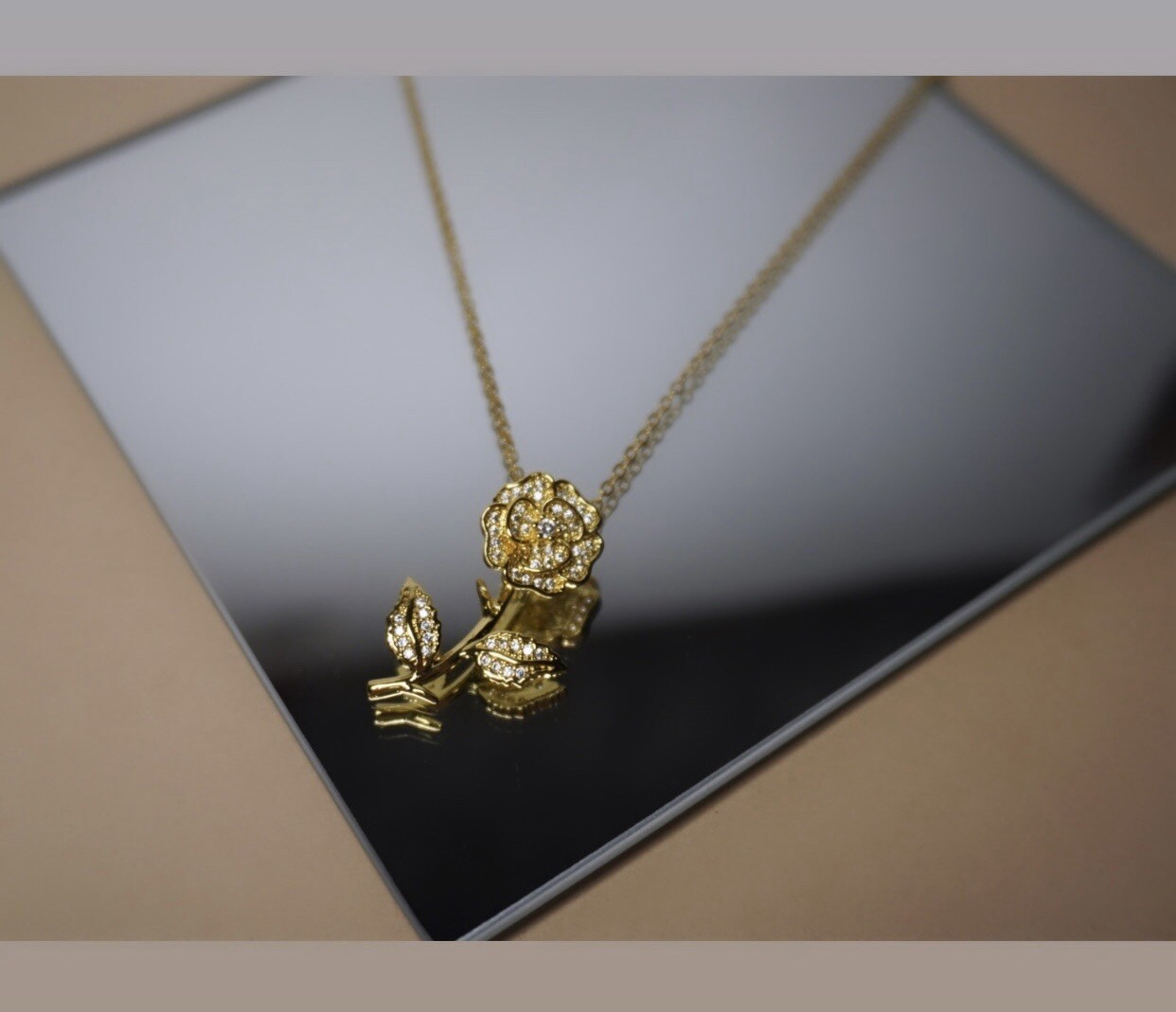 Rosa 🌹 ✨ Necklace