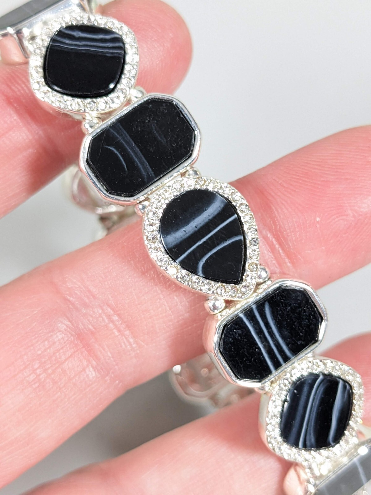 Nine West Silver Tone Black Gray Acrylic Crystal Panel Stretch Bracelet 7 inch
