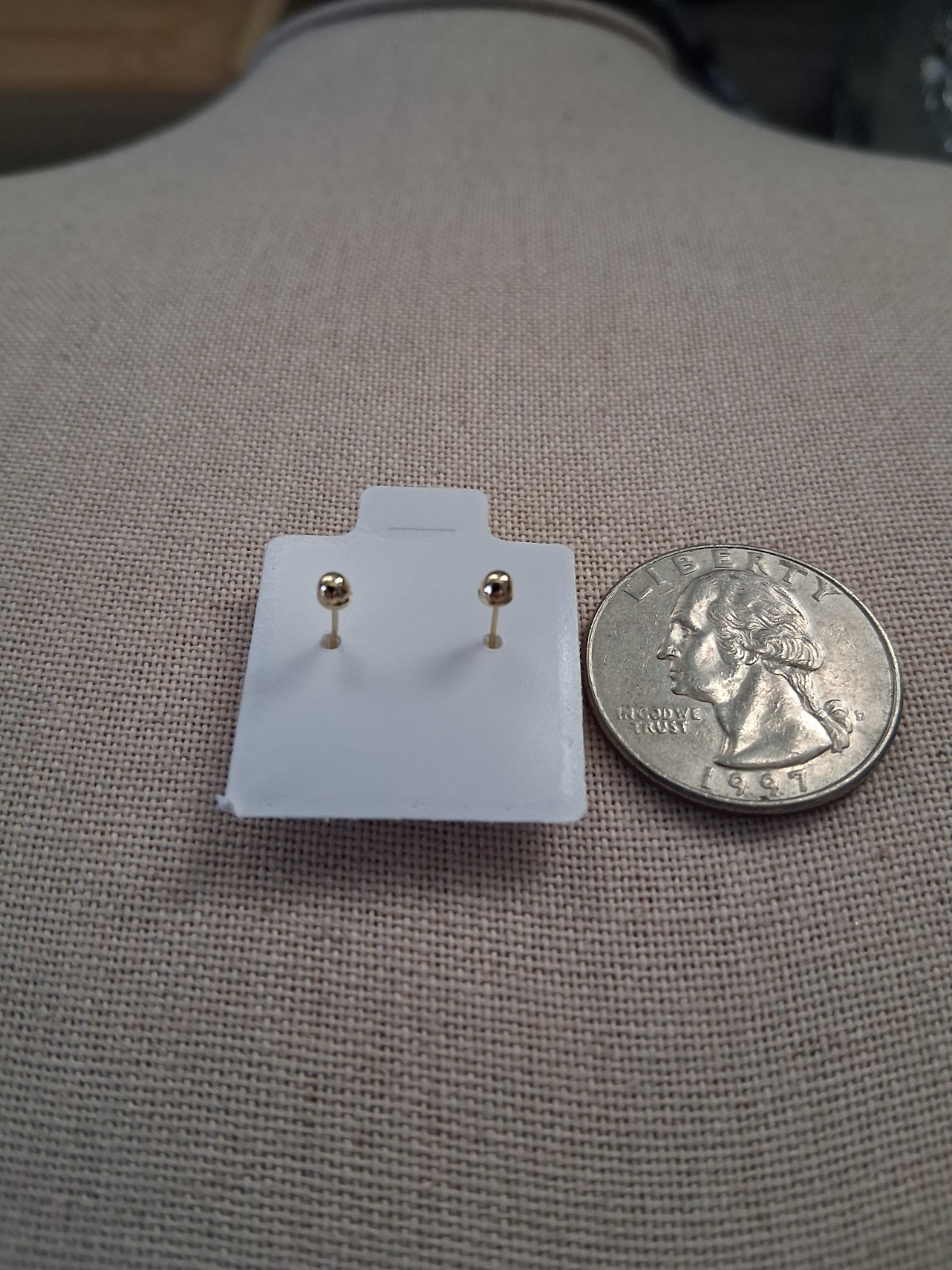 arete de cherry de oro de 10k MX/ 10k MX Gold Cherry Studs Earrings.