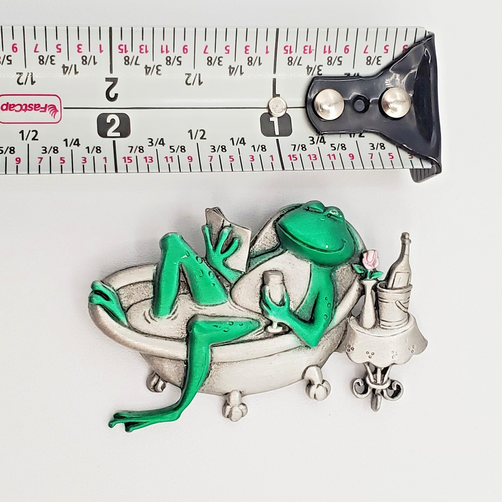 JJ Relaxing Frog Brooch 2in Silver Tone Bathtub Wine Book Humor Funny Estate Pin