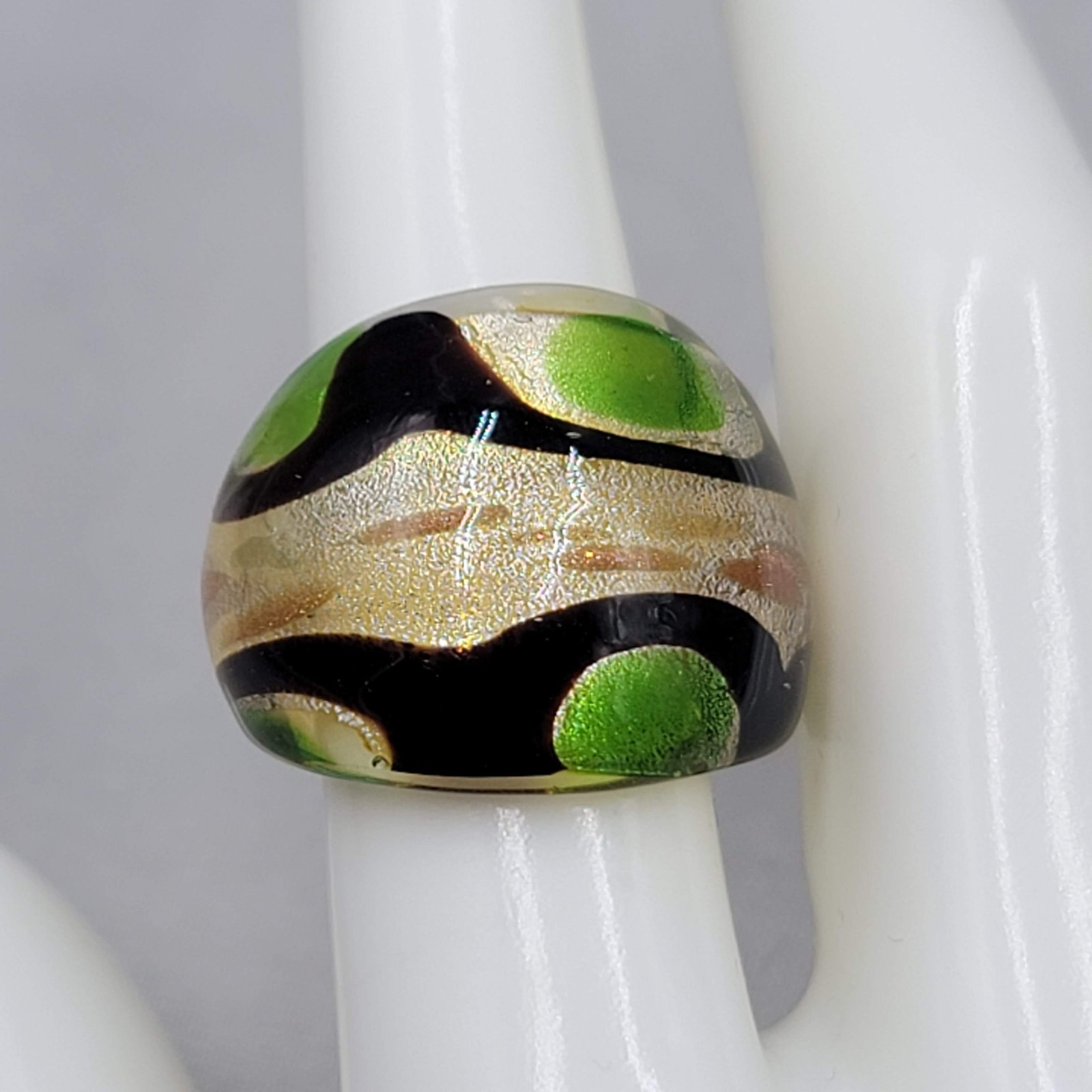 Multicolor Glass Wrap Cocktail Ring Womens Size 8 Gold Green Black Gold Bold