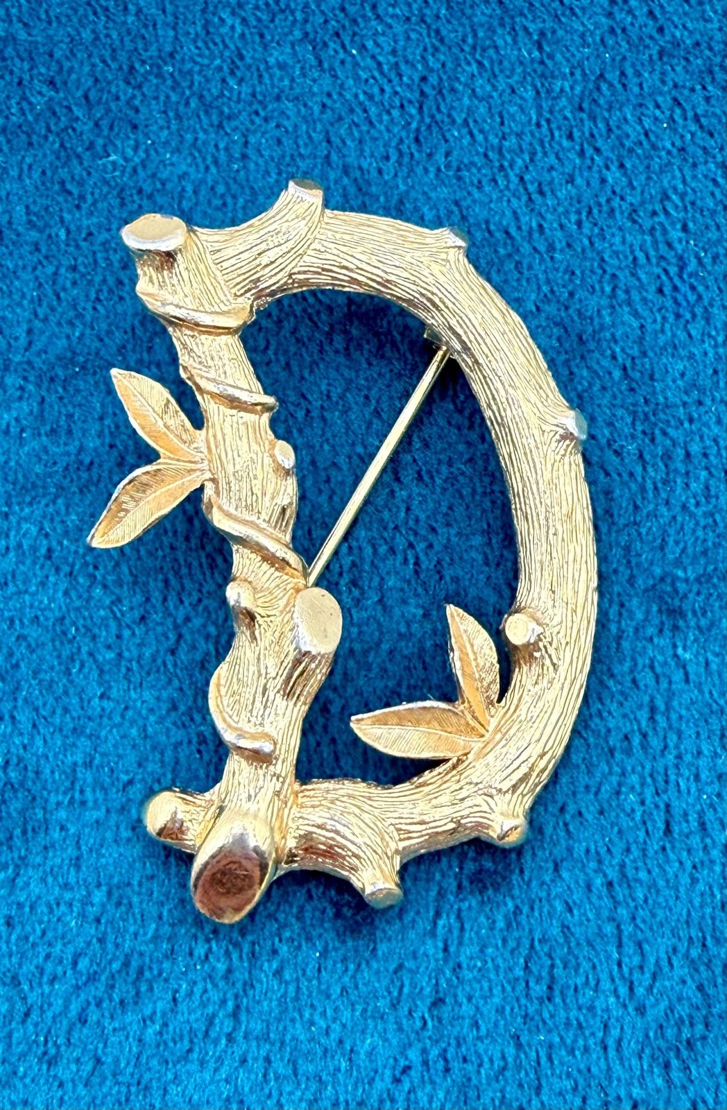 Sarah Coventry D Letter Branch Brooch: Gold Tone Nature Jewelry