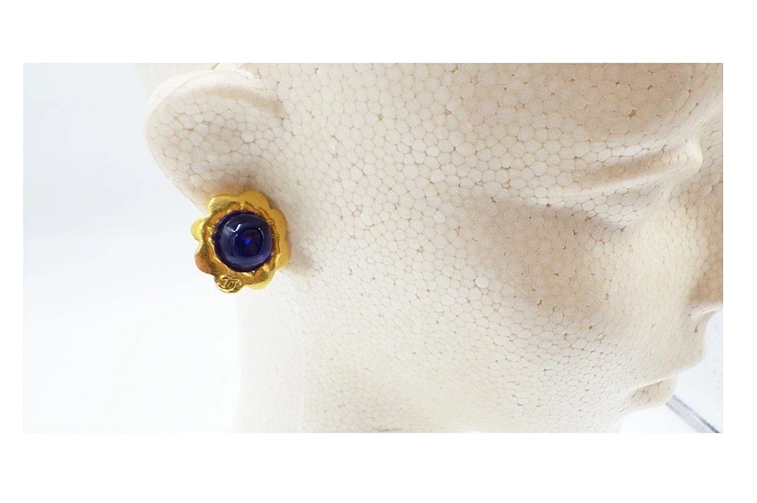 Vintage CHANEL 96P Coco Mark CC Blue Stone Clip-on Earring