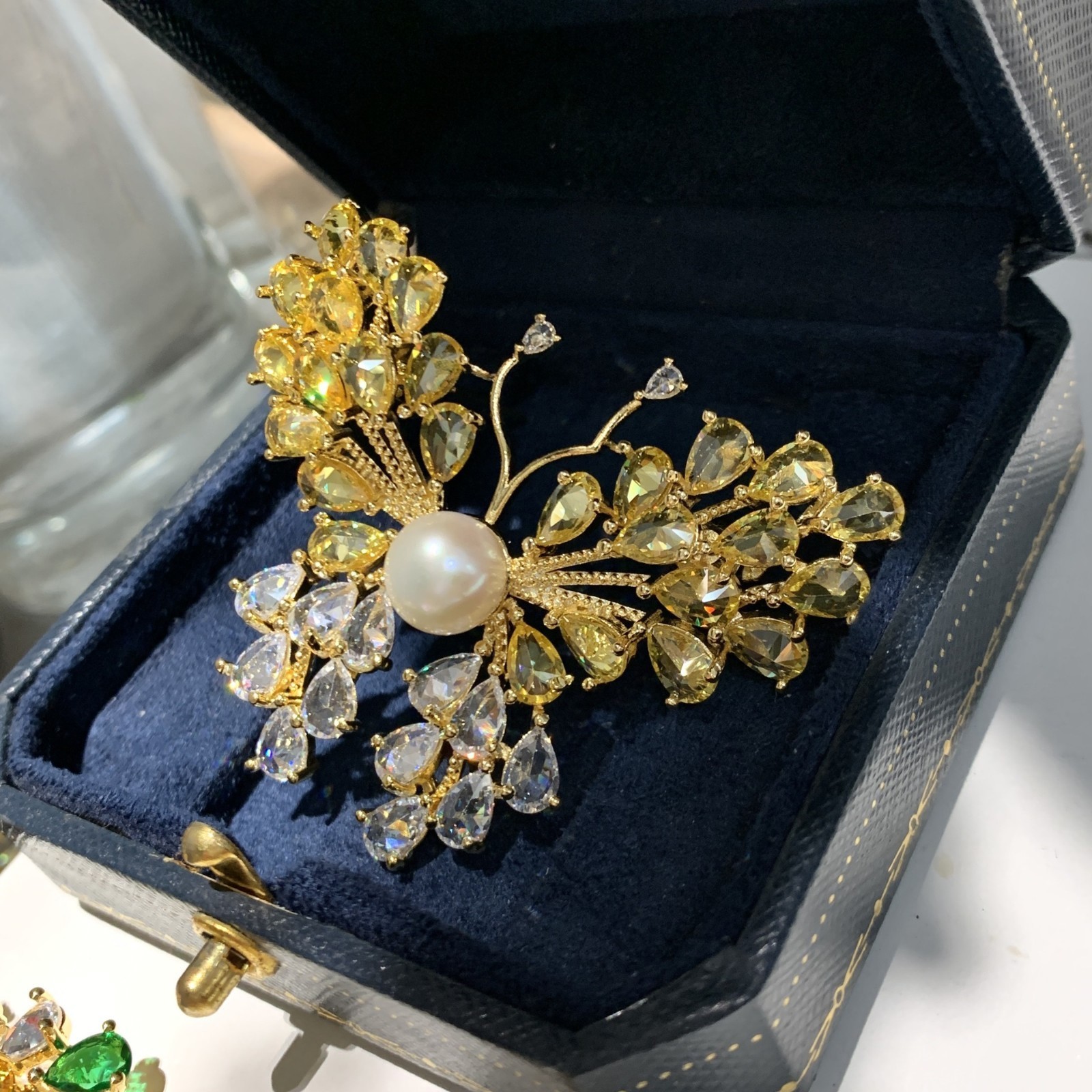 18K Gold Plating Luxury Butterfly Brooch Pin Yellow Zircon Crystal Jewelry Gifts