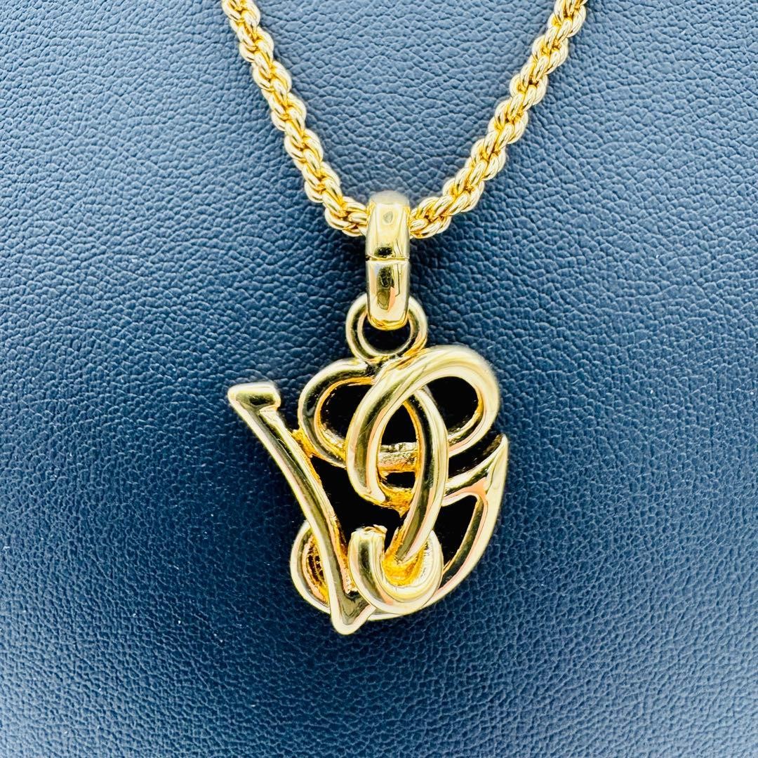 Valentino Garavani Excellent V Logo Necklace Gold 52cm Rare