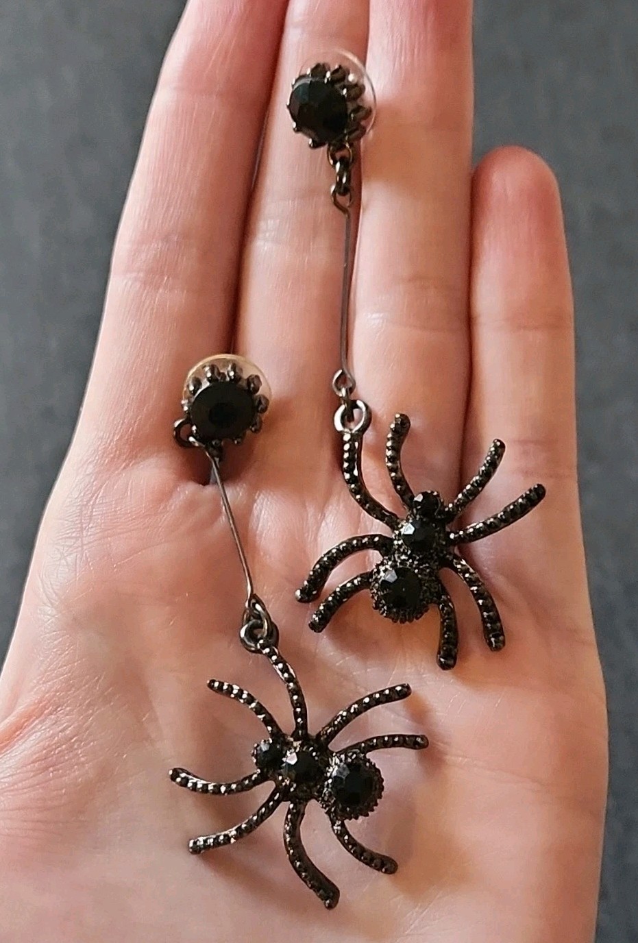Halloween Earrings. Metal Black Spider Dangle Drop Style.