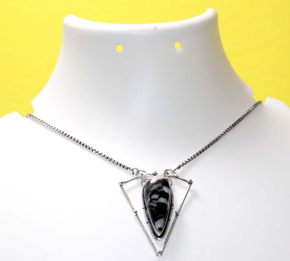 925 Silver Plated Exclusive Pear White Buffalo Turquoise Necklace 18″ Trendy MJ