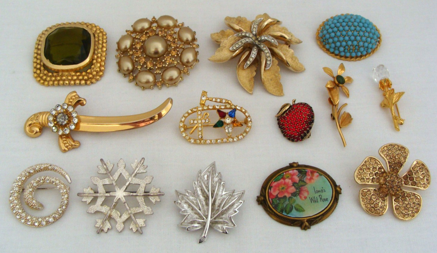 Pin Lot Of 14 In Assorted Styles & Colors All Signed Monet Coro D’Orlan Geno +