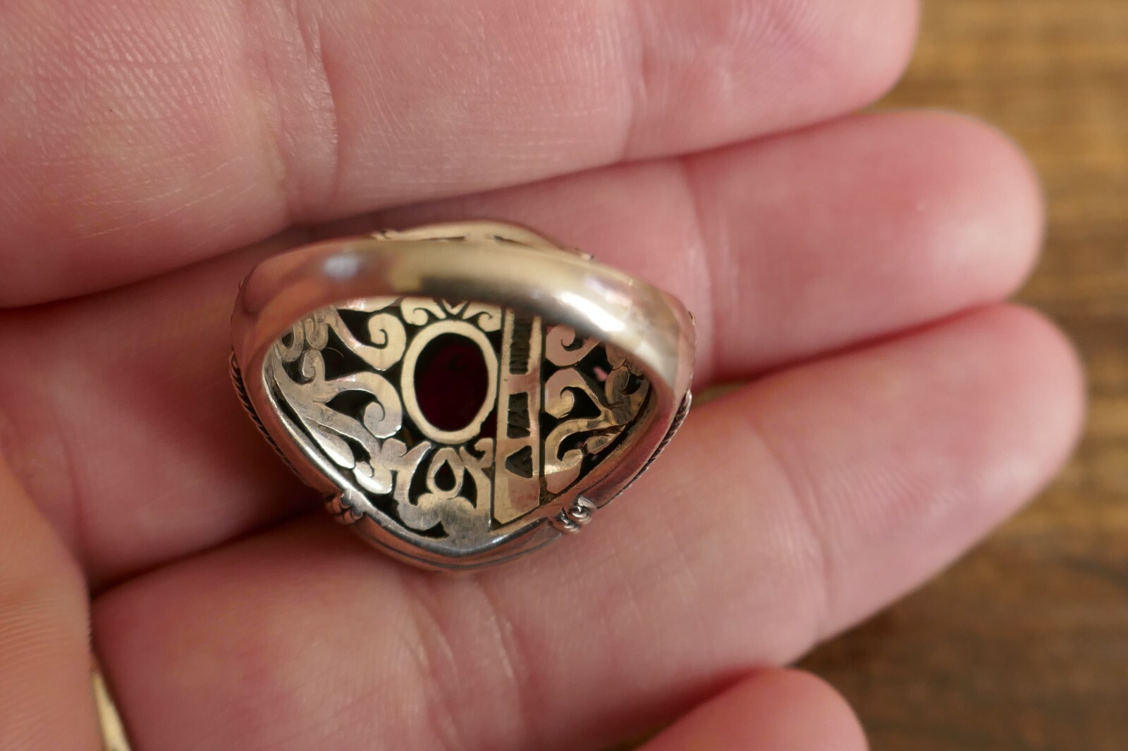 Vintage Sterling Silver & Red Stone Ring – Size 7.75 / 9.8 Grams
