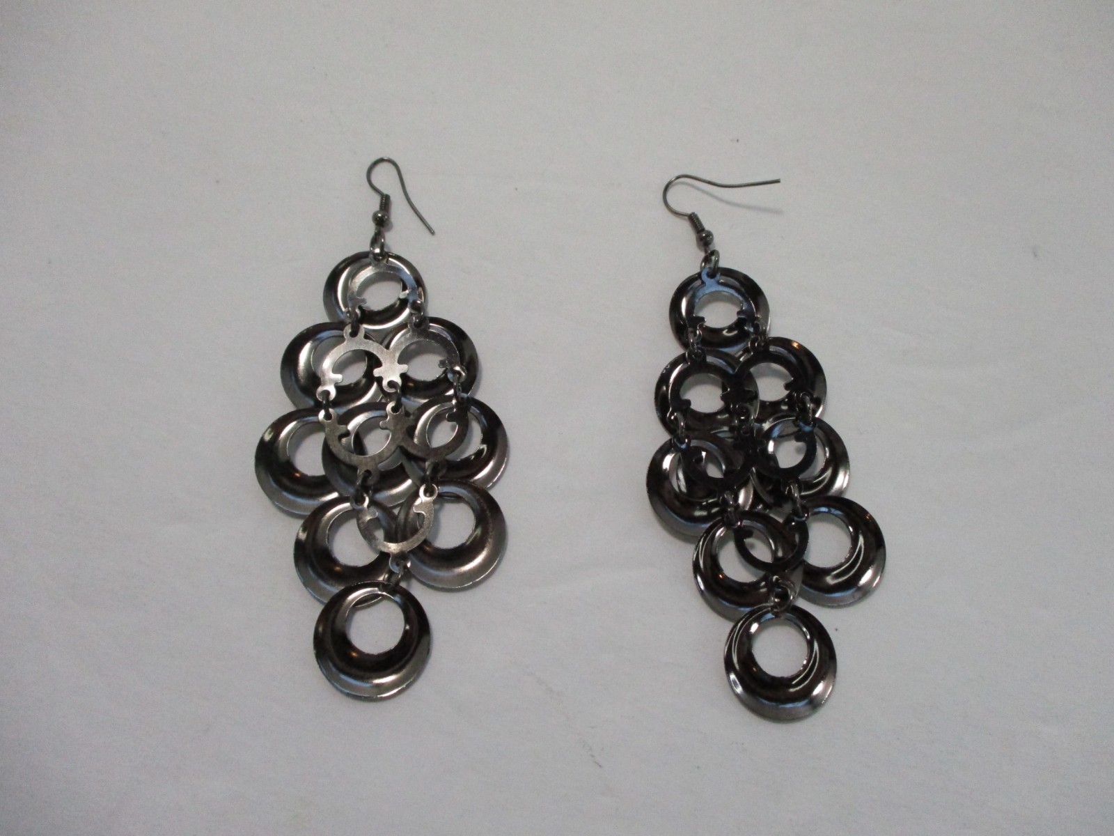 Dangle Earrings 3.5in Pierced Black Shine Metal Lightweight Hook Layered Grapes