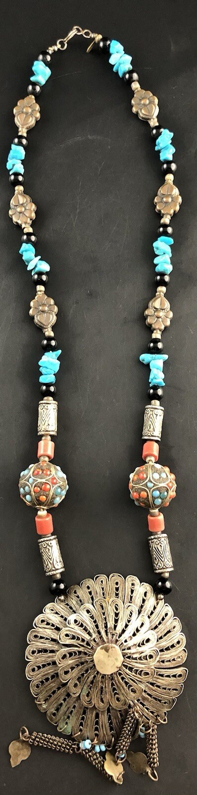 large necklace S7.4