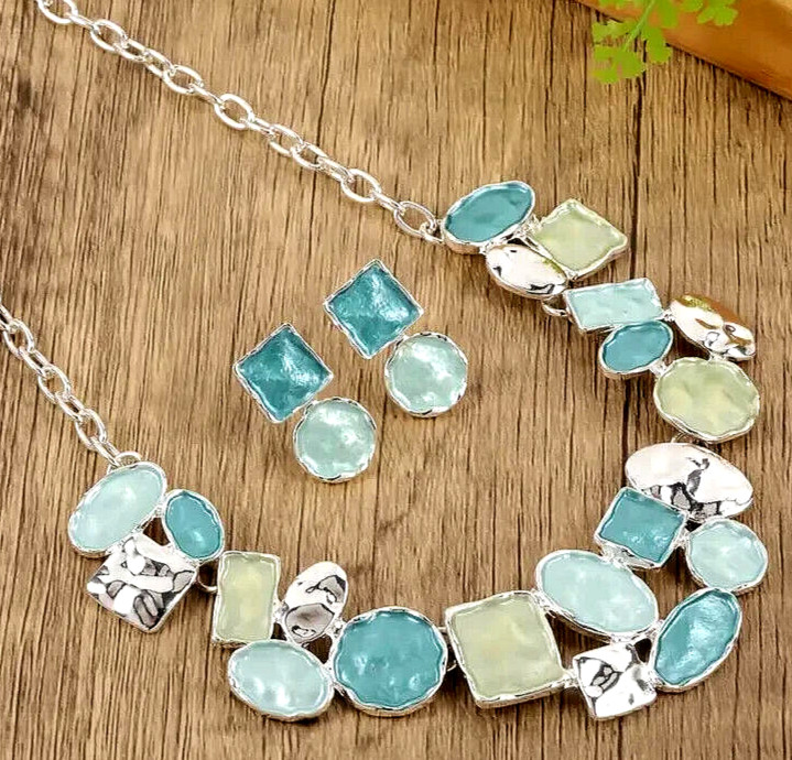 AVIANNA COLORFUL LAKE BLUE DESIGNER FASHION GEOMETRIC NECKLACE & EARRING SET