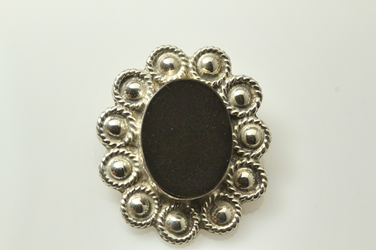 925 Sterling Silver Black Onyx Oval Vintage Pendant Brooch 9.8 Grams (PEN5500)