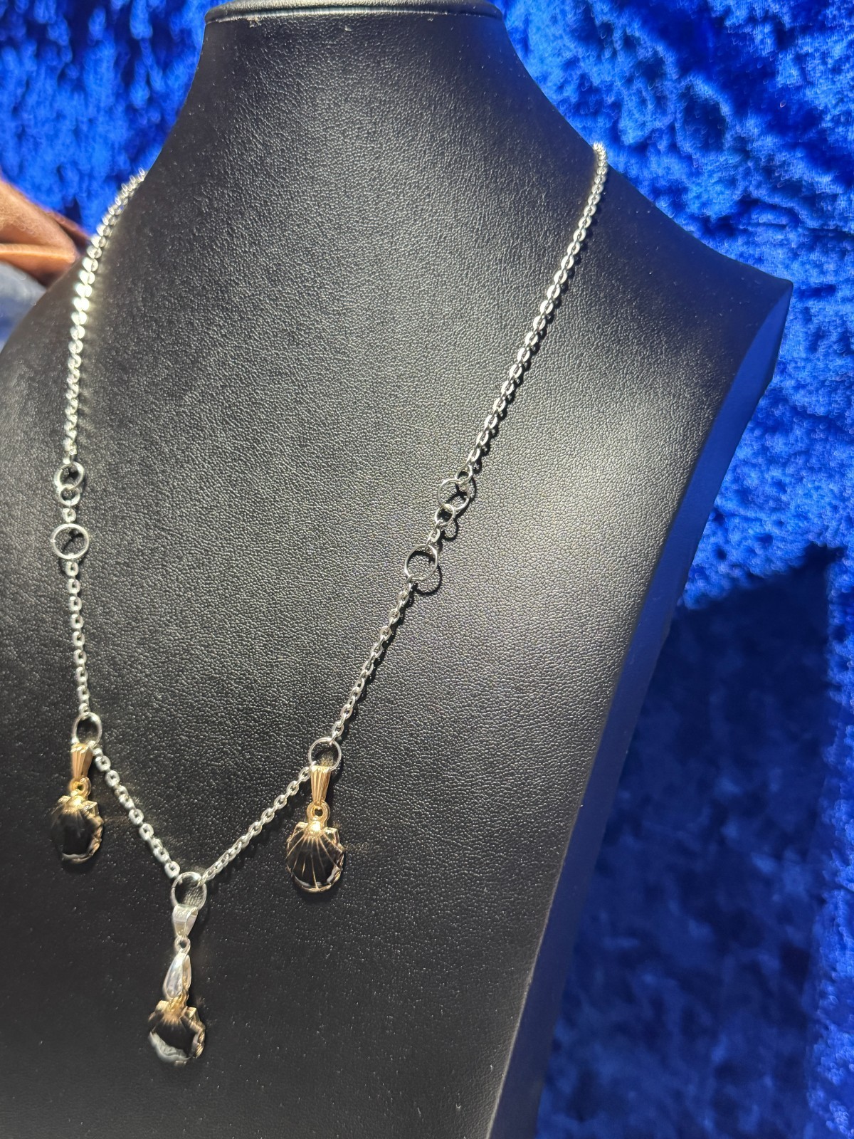 Clam Shell Pendent Necklace Platinum Plated CHAIN Silver Plated 20″ + 4″ Adjust