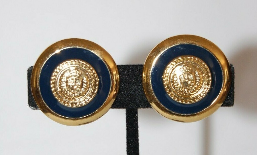 Liz Clairborne Couture Large Round Black Enamel Crest Logo Golden Clip Earrings