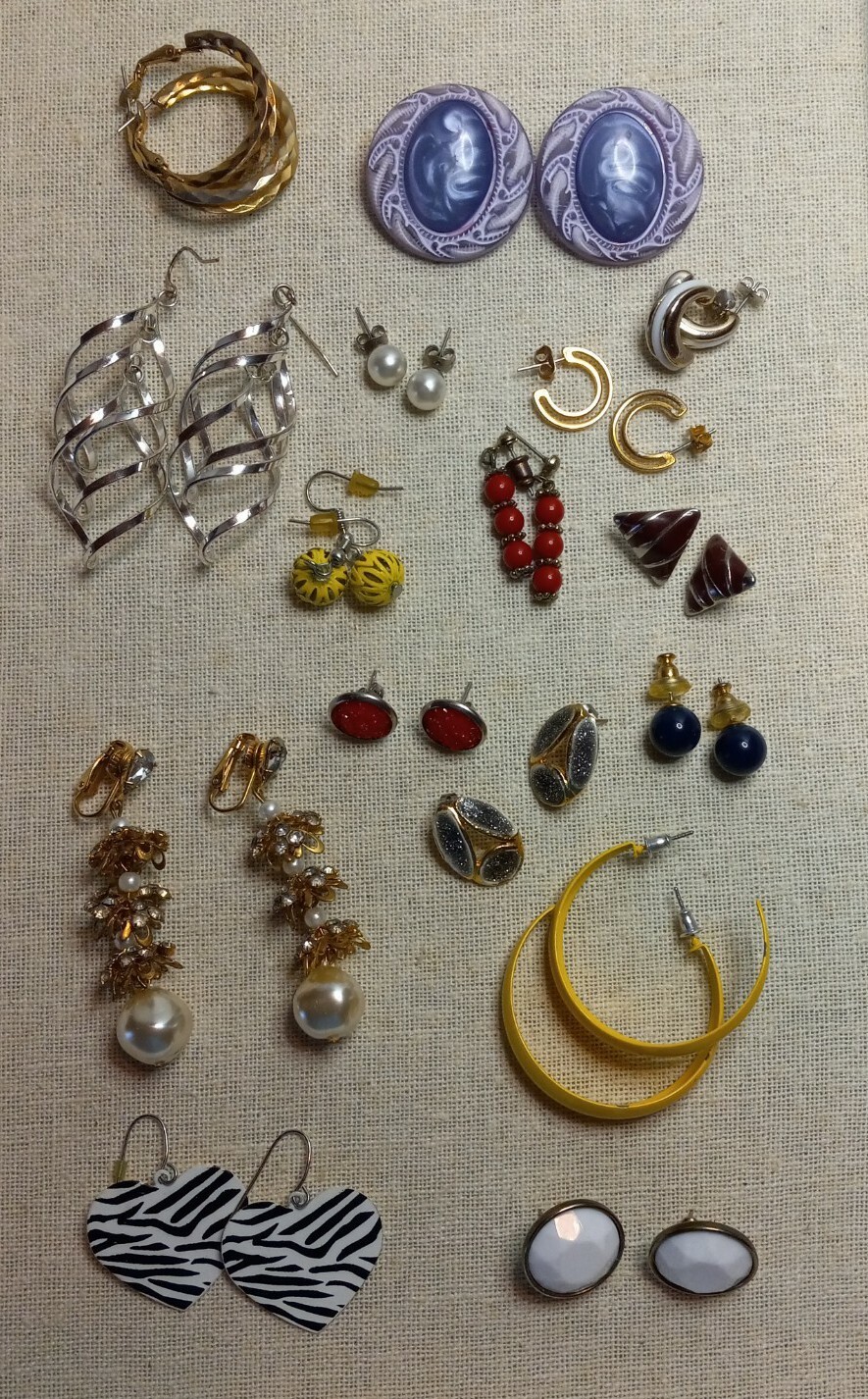 Lot Of 16 Mixed Design Earrings Many Styles And Colors, Gold And Silver Toned