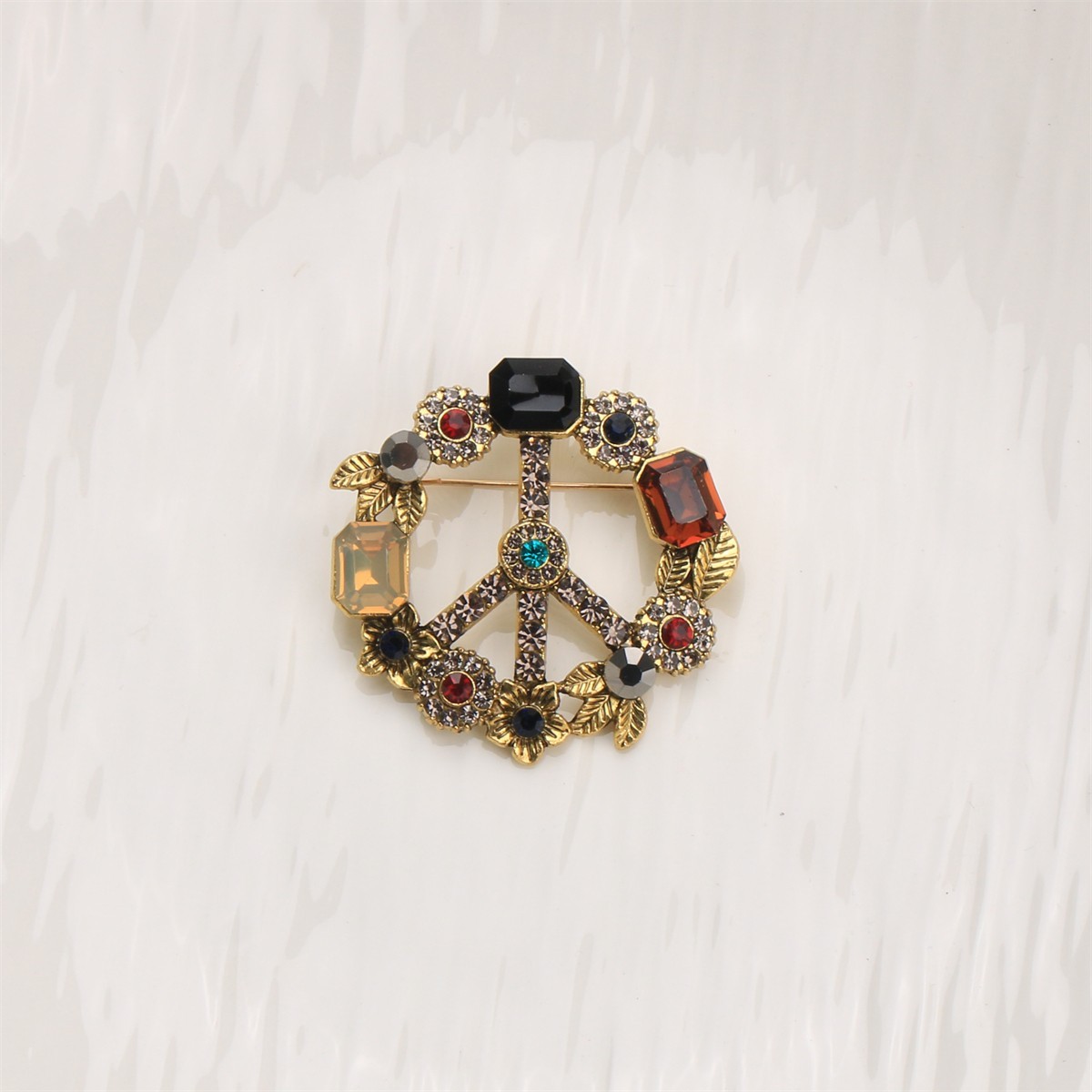 New Luxury Alloy Brooch Vintage Style Pin Rhinestone Peace Sign Artificial Stone