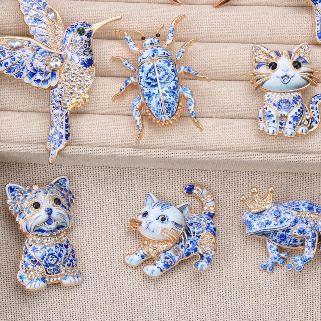 Enamel Animal Brooch Butterfly Cat Hummingbird Frog Crab Fox Crystal Lapel Pin