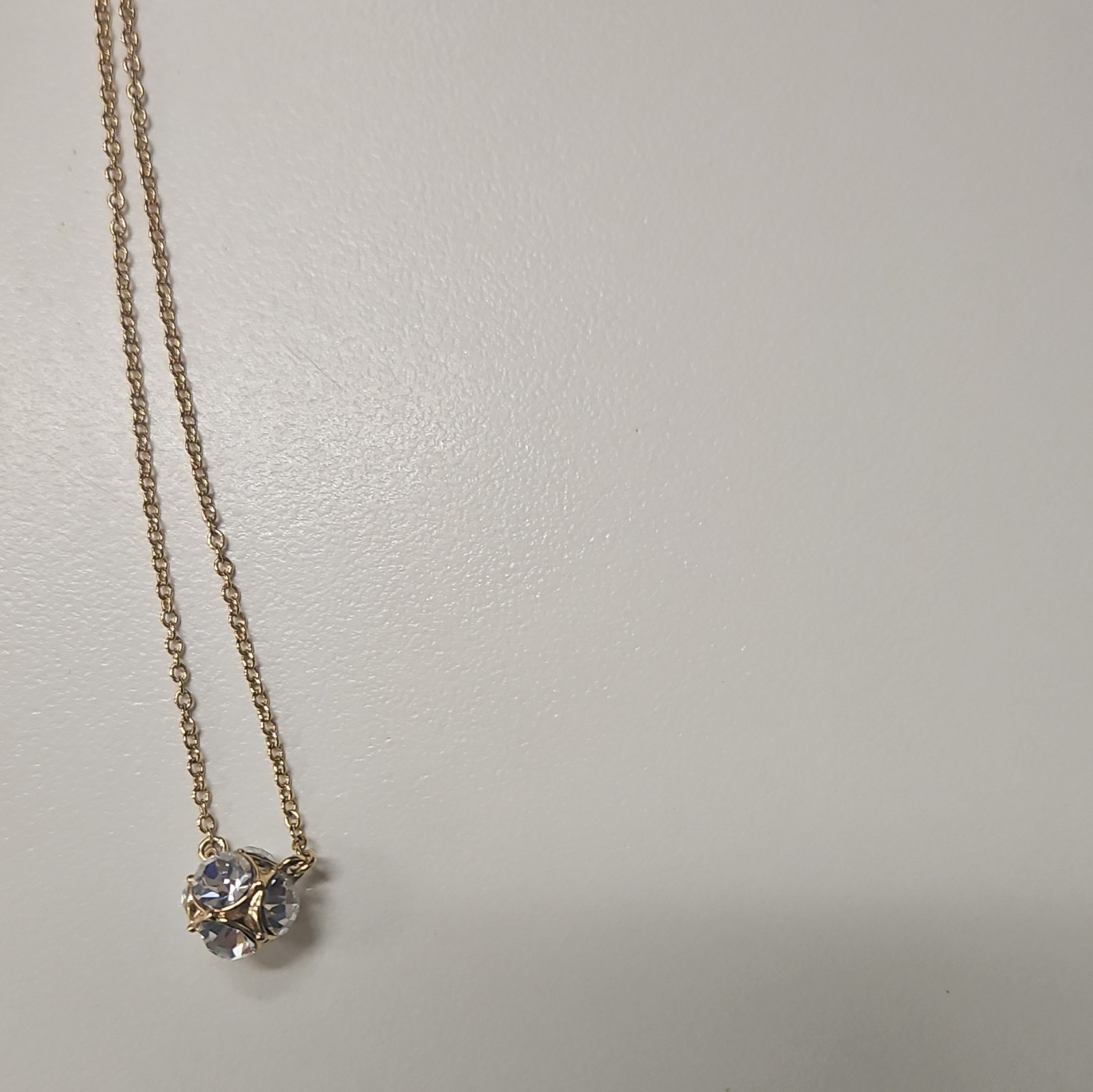 kate spade new york Gold Tone Round Crystal Pendant Cable Chain Necklace Signed