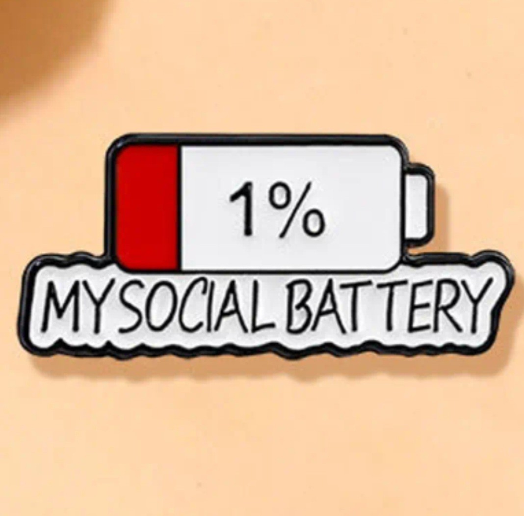 My Social Battery 1% Humorous Pin Brooch Pin For Hats, Bags And Clothing