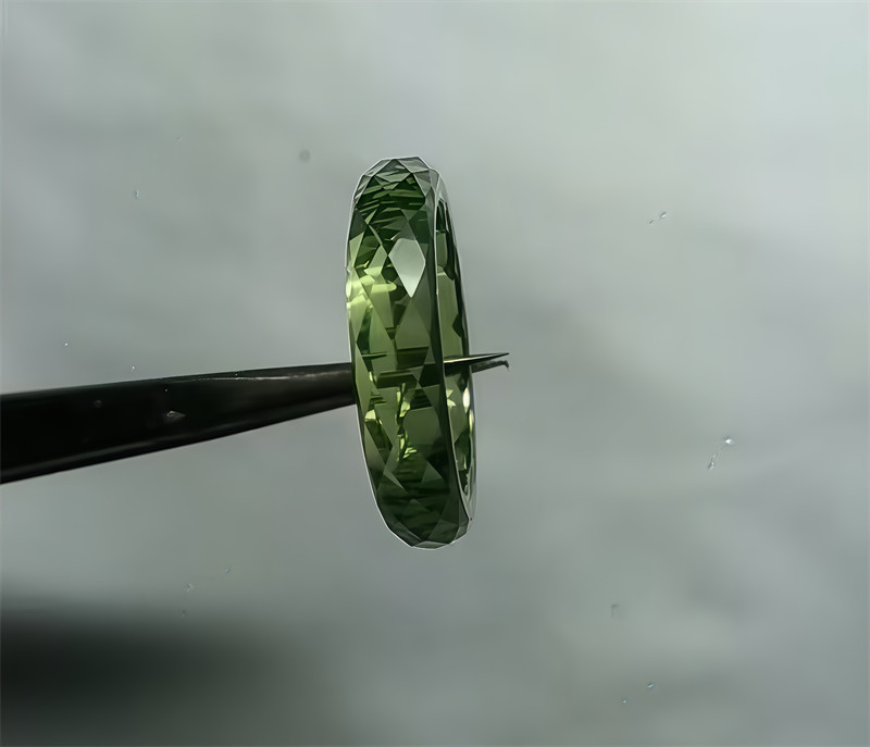 Green Sapphire High Quality Ring, Lab-Created AAAA+ Corundum Sapphire Ring