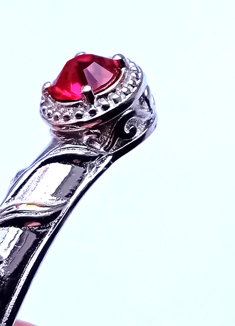 SWAROVSKI CRYSTAL BRACELET BANGLE HINGED CUFF PLATINUM BONDED RED STONE UNWORN