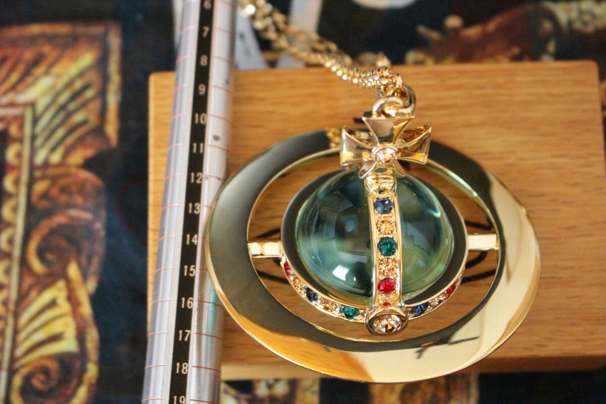 Vivienne Westwood Giant Orb Necklace Green x Gold Unused Excellent Condition