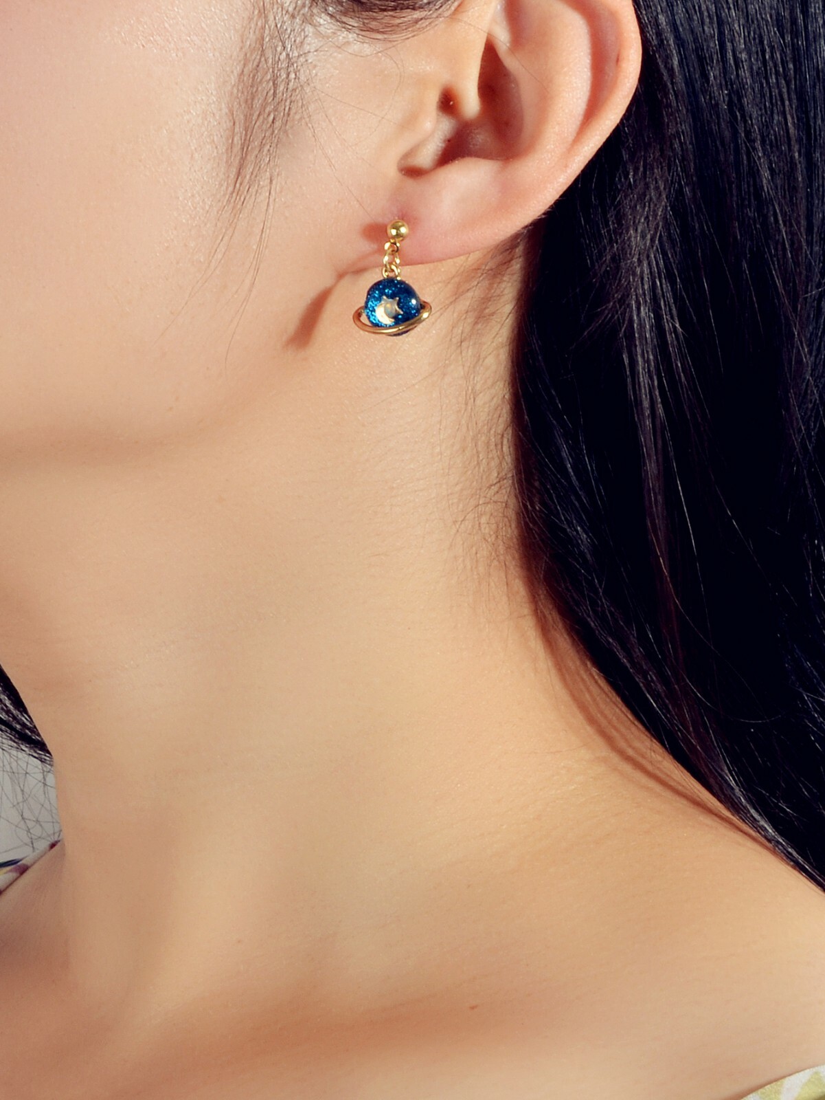 Good Quality Asymmetric Gold Metal Star Moon Pearl Charm Planet Dangle Earrings