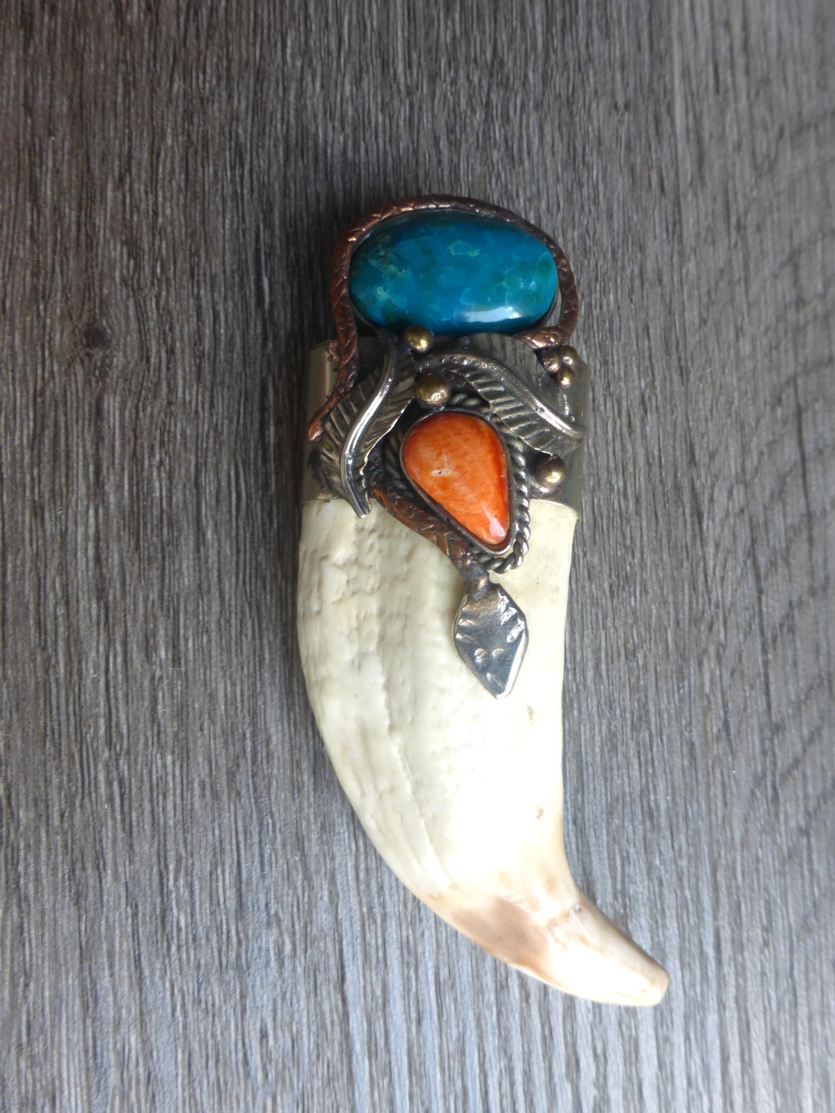 Vintage Tusk Pendant – Silver – Peruvian Artwork – Spondylus- Chrysocolla Stone