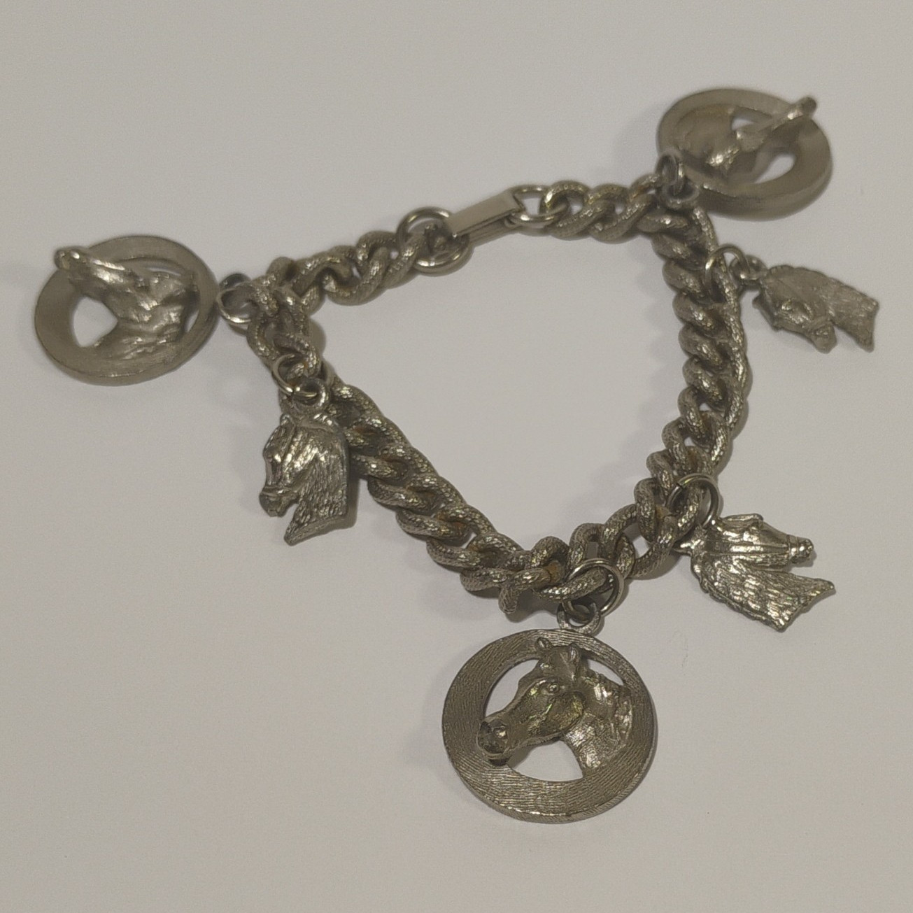 Silver Tone Cable Chain Charm Bracelet Horse Head Dangle Lobster Clasp 7 in