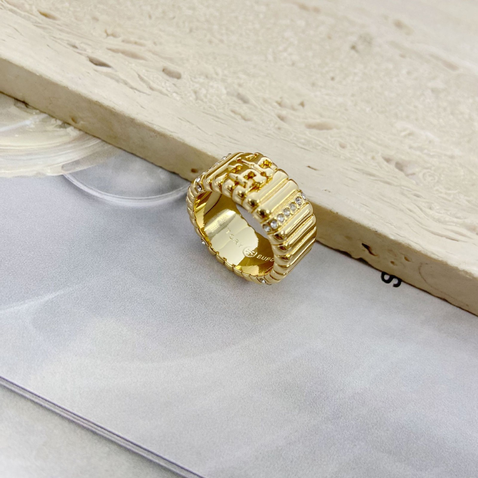 New Tory Burch Crystal Textured Pave Logo Band Ring Size 8