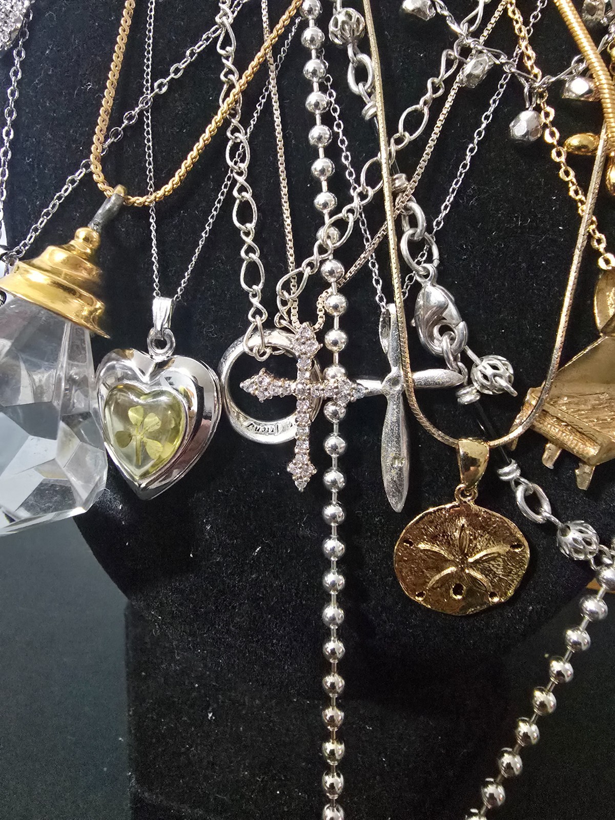Lot of (14) Necklaces Mixed Metals/Materials (925,avon,monet)