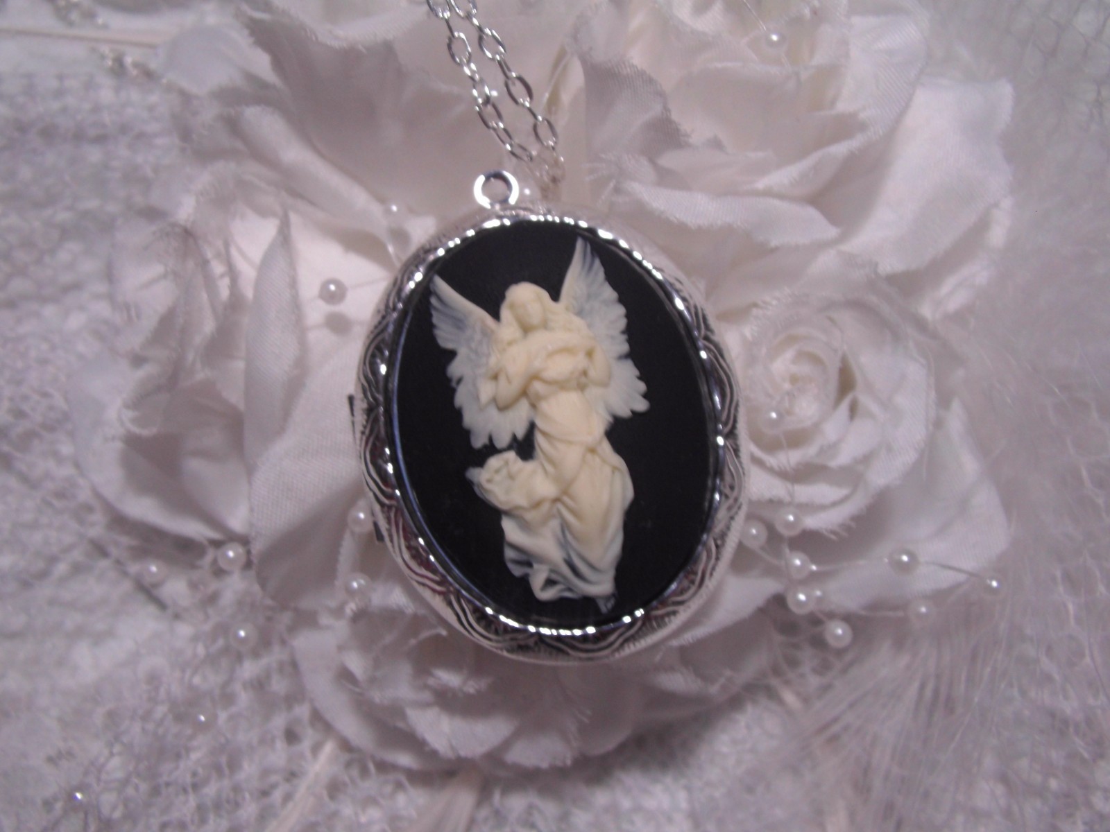 GUARDIAN ANGEL Cameo PHOTO SILVER Box Necklace Locket PILL BOX CHURCH KEEPSAKE