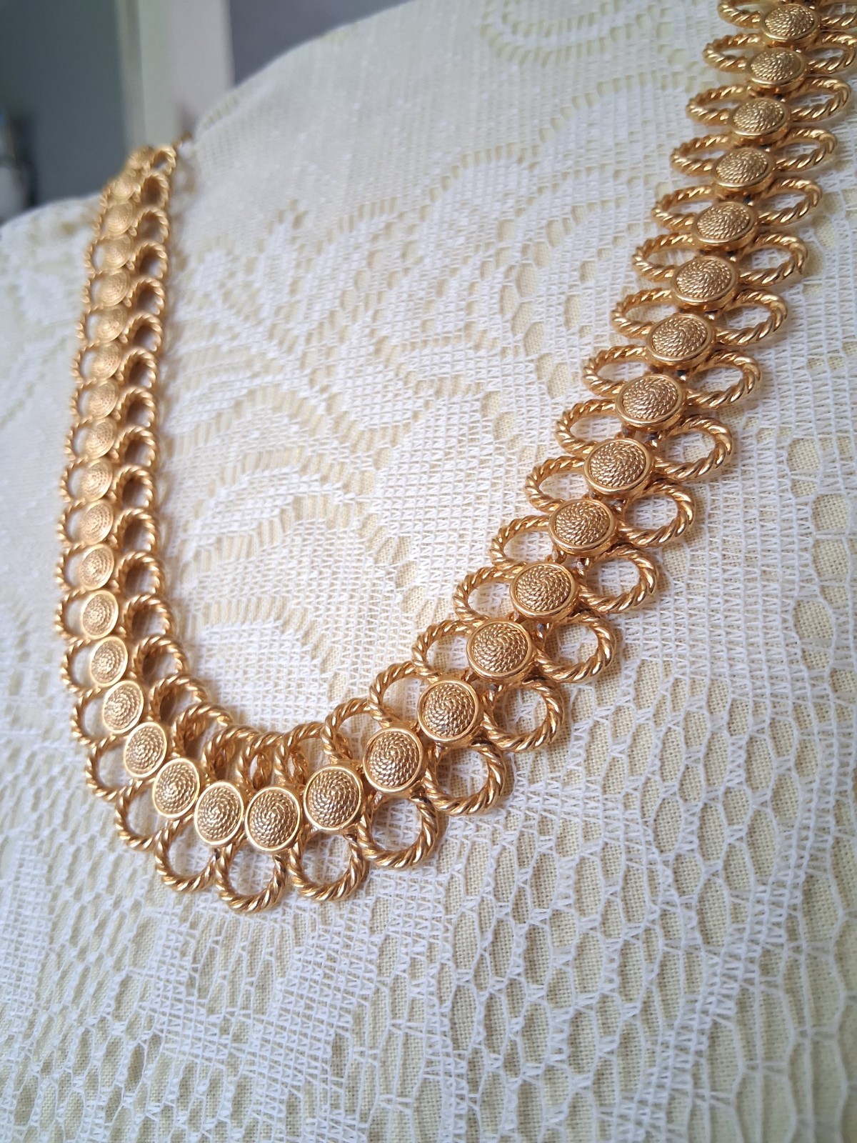 Vintage 1980s Gold Tone Coin Medallion Statement Collar Necklace